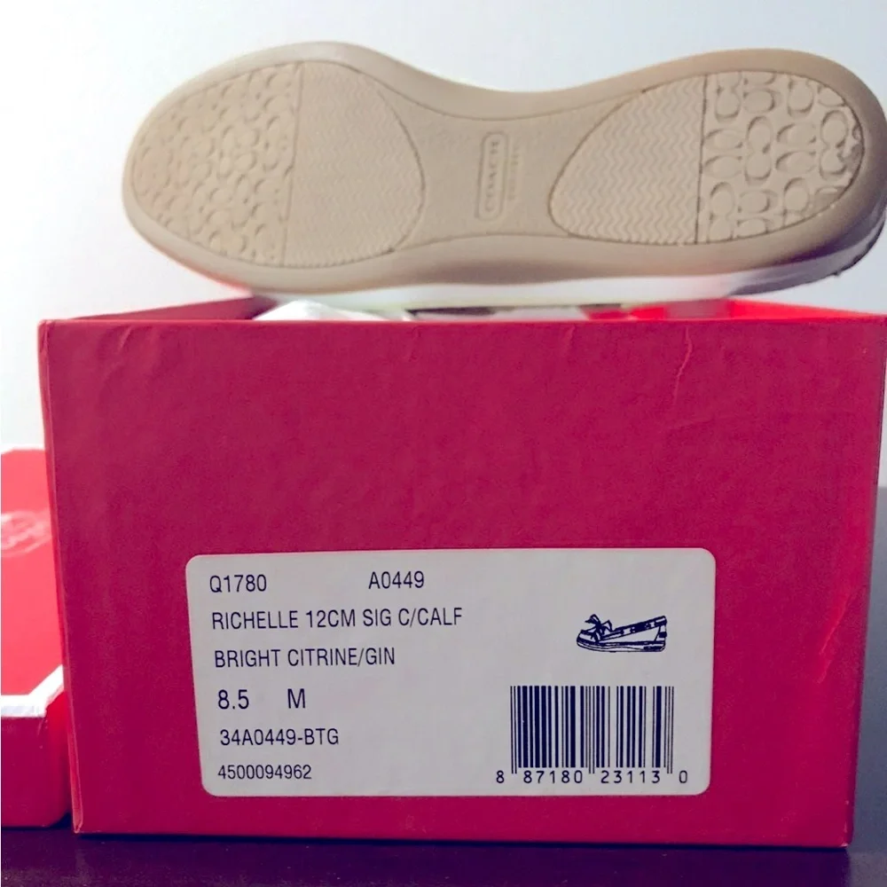 Coach Richelle Topsider - Picture 2 of 2